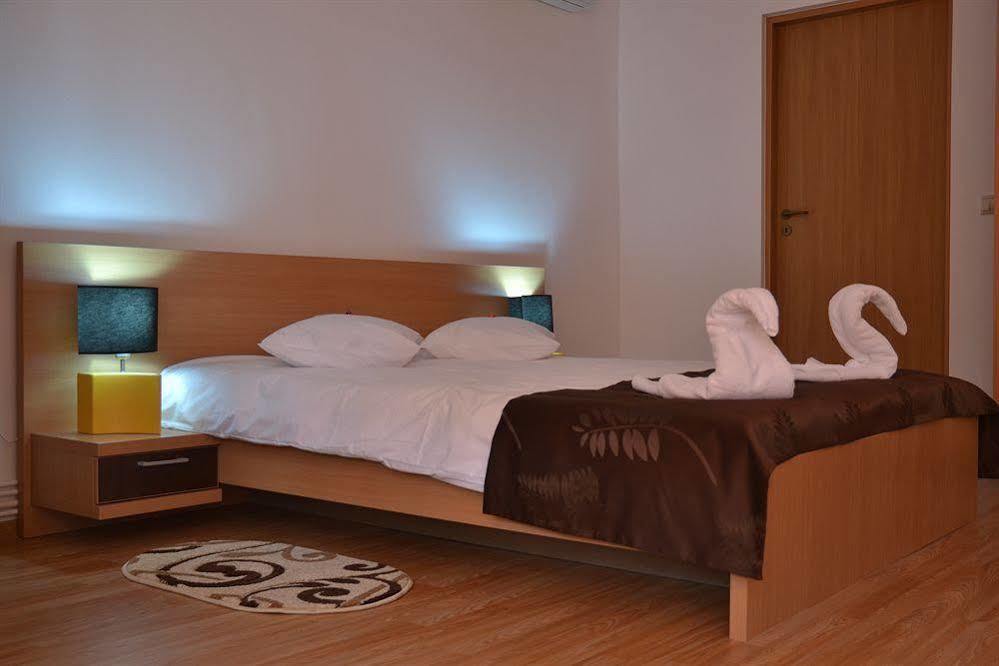 Aparthotel Zorilor Клуж-Напока Экстерьер фото